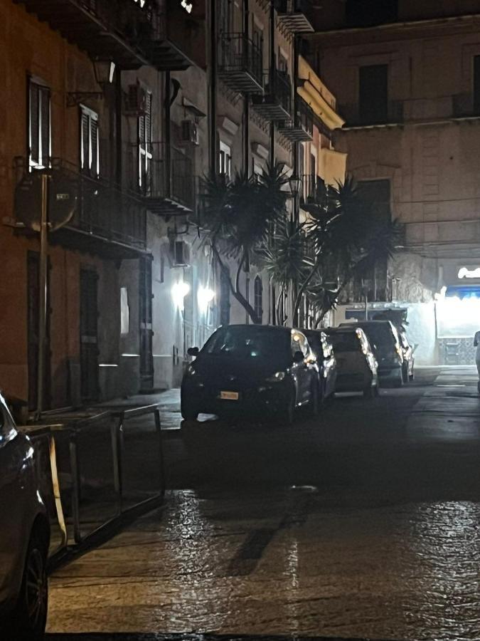 Stanza Sicilia Bedda Apartment Palermo Luaran gambar